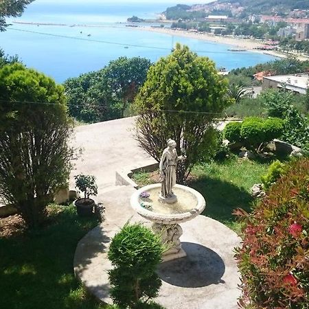 Appartement Apartman Horizont à Omiš Extérieur photo