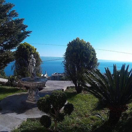 Appartement Apartman Horizont à Omiš Extérieur photo