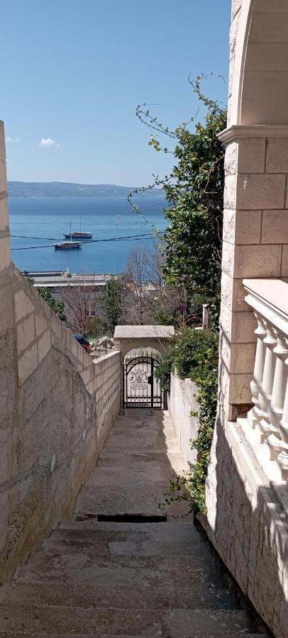 Appartement Apartman Horizont à Omiš Extérieur photo