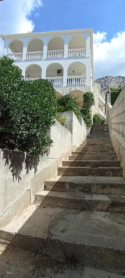 Appartement Apartman Horizont à Omiš Extérieur photo