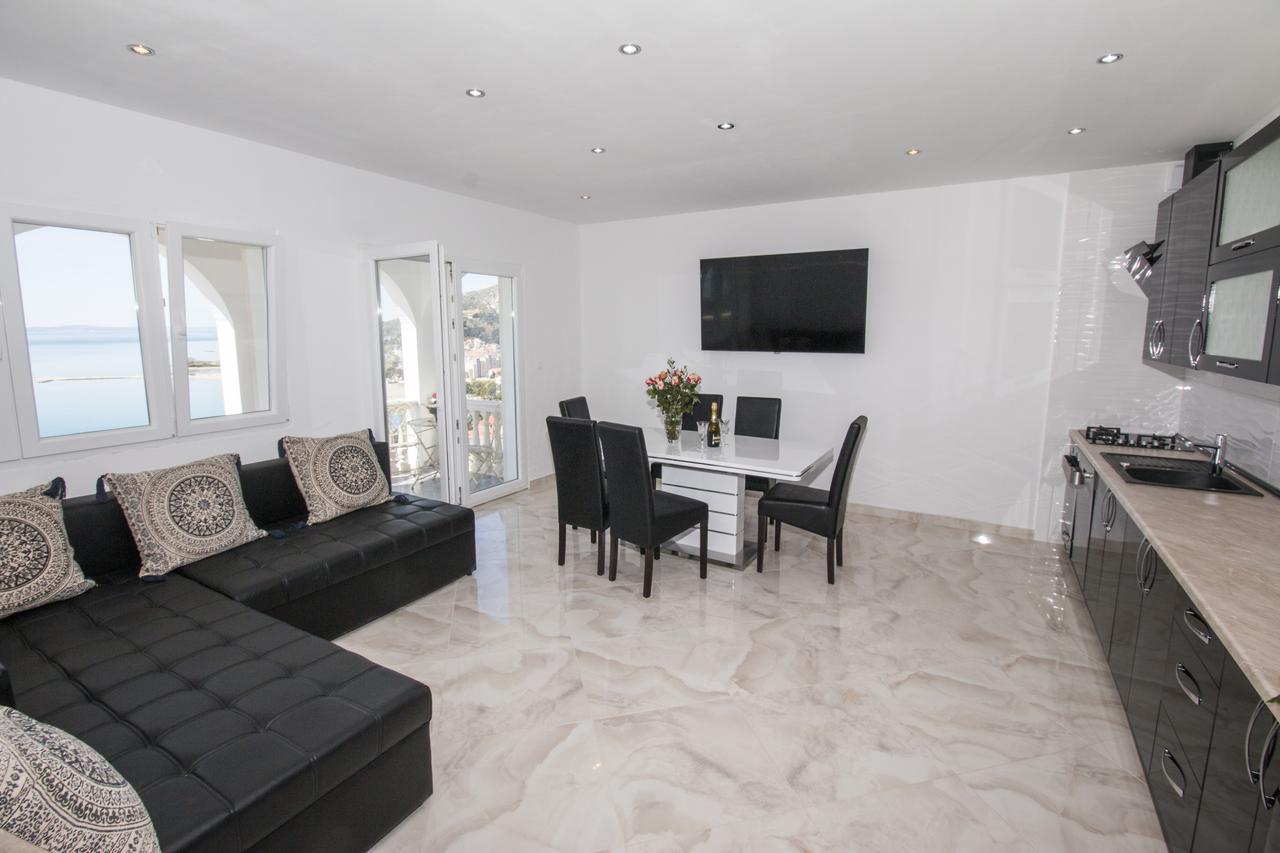 Appartement Apartman Horizont à Omiš Extérieur photo