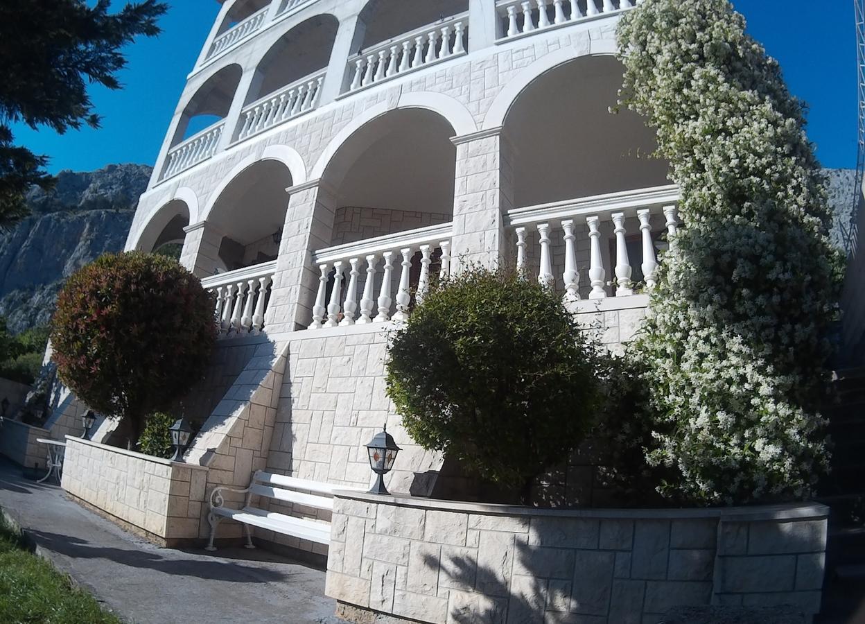 Appartement Apartman Horizont à Omiš Extérieur photo