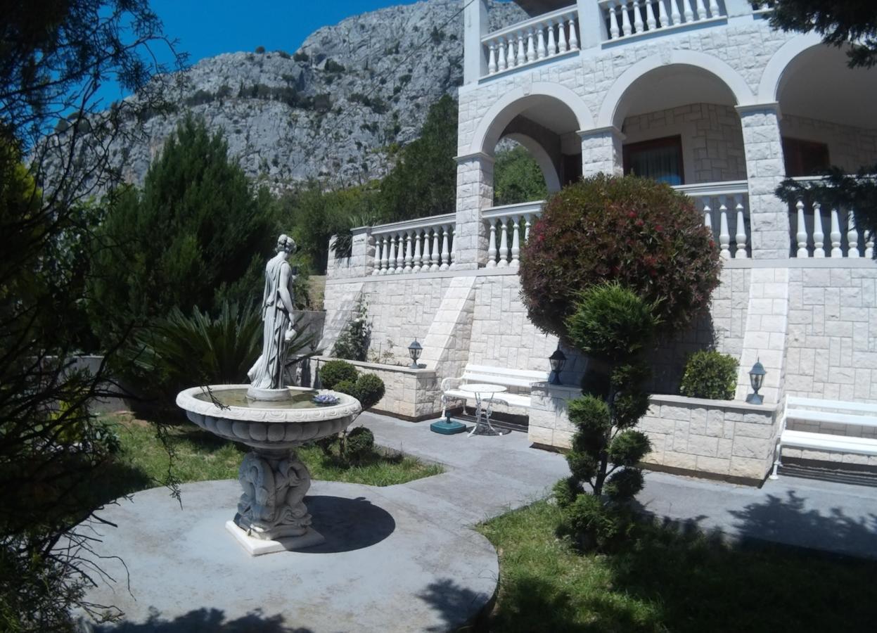 Appartement Apartman Horizont à Omiš Extérieur photo