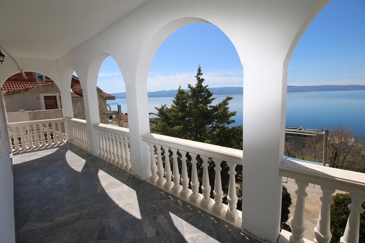 Appartement Apartman Horizont à Omiš Extérieur photo