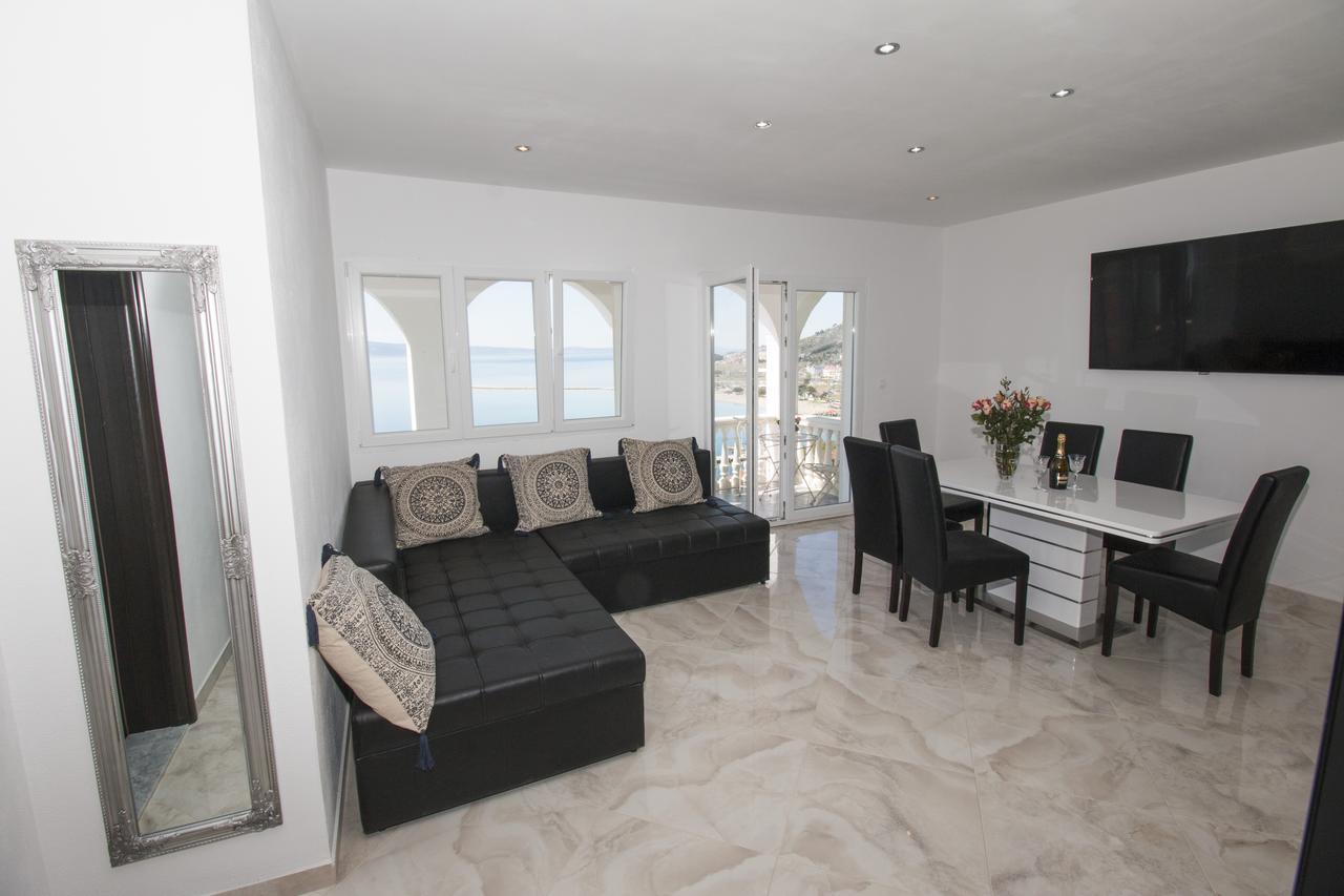 Appartement Apartman Horizont à Omiš Extérieur photo