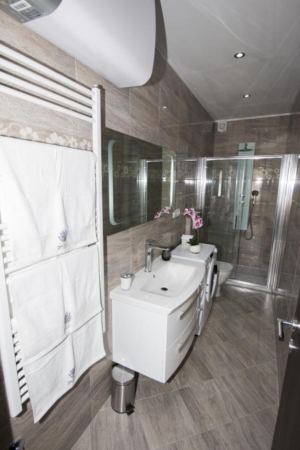 Appartement Apartman Horizont à Omiš Extérieur photo