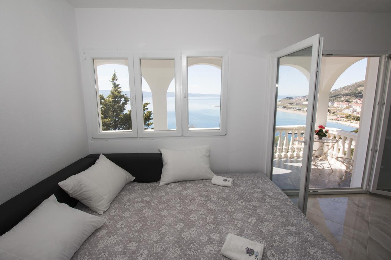 Appartement Apartman Horizont à Omiš Extérieur photo