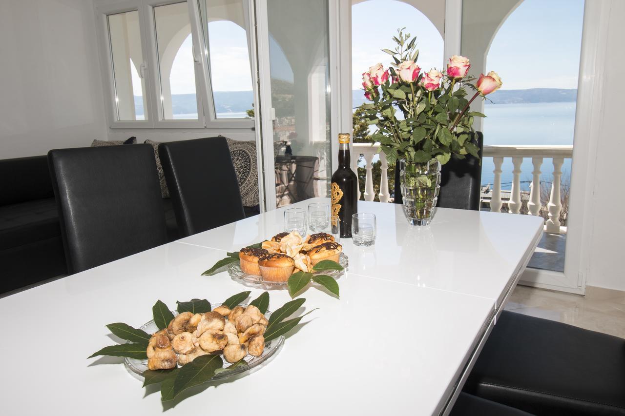 Appartement Apartman Horizont à Omiš Extérieur photo