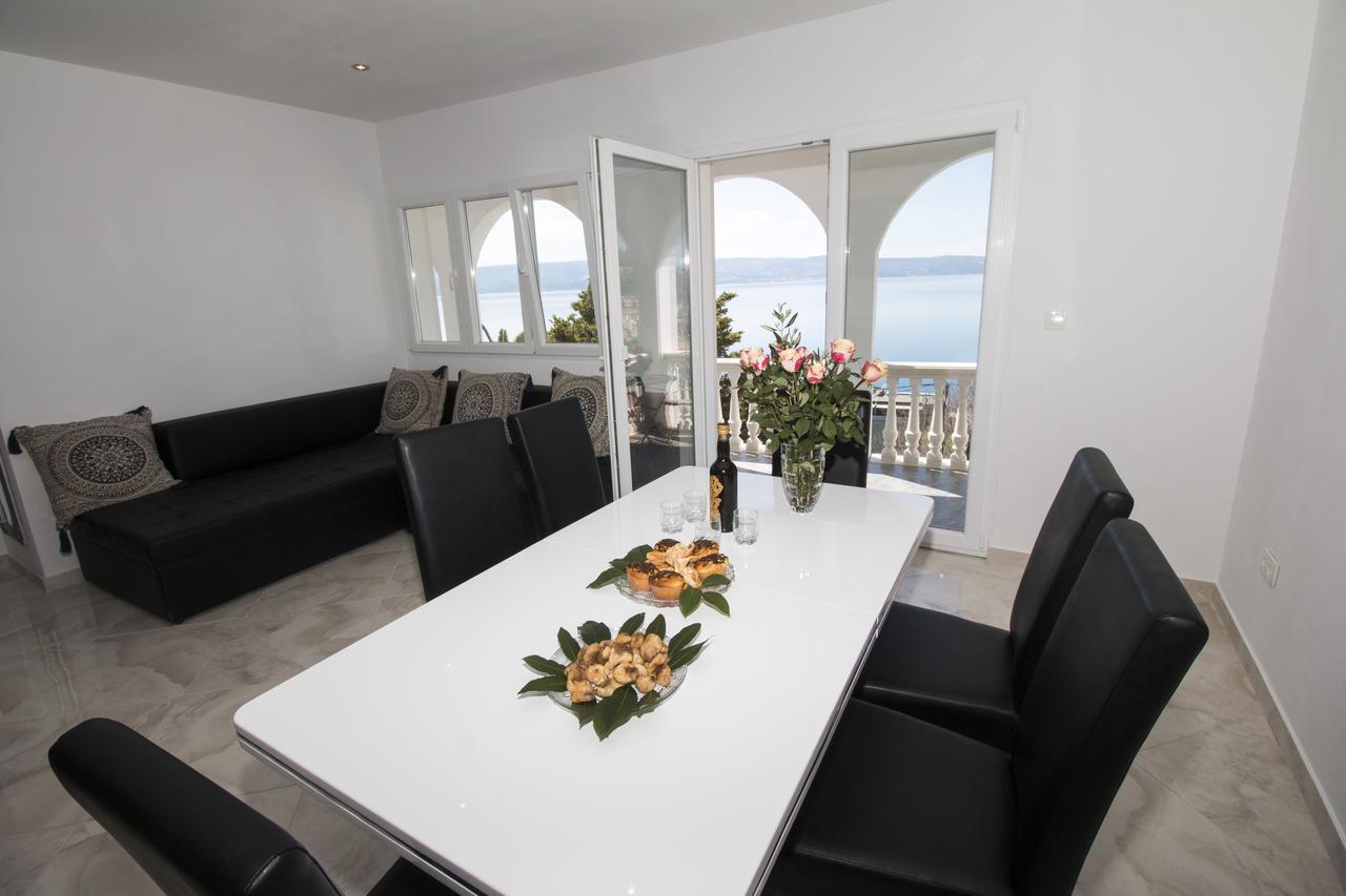 Appartement Apartman Horizont à Omiš Extérieur photo