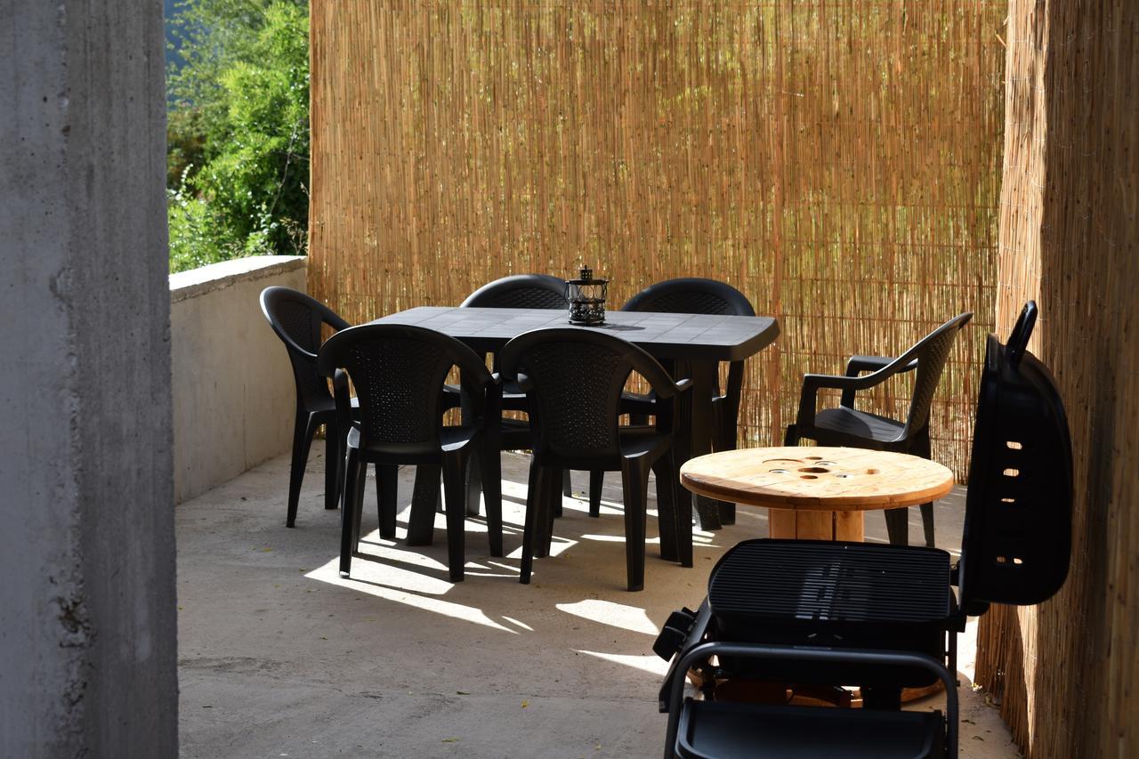 Appartement Apartman Horizont à Omiš Extérieur photo