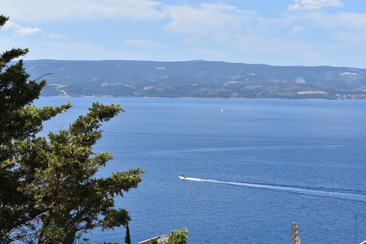 Appartement Apartman Horizont à Omiš Extérieur photo