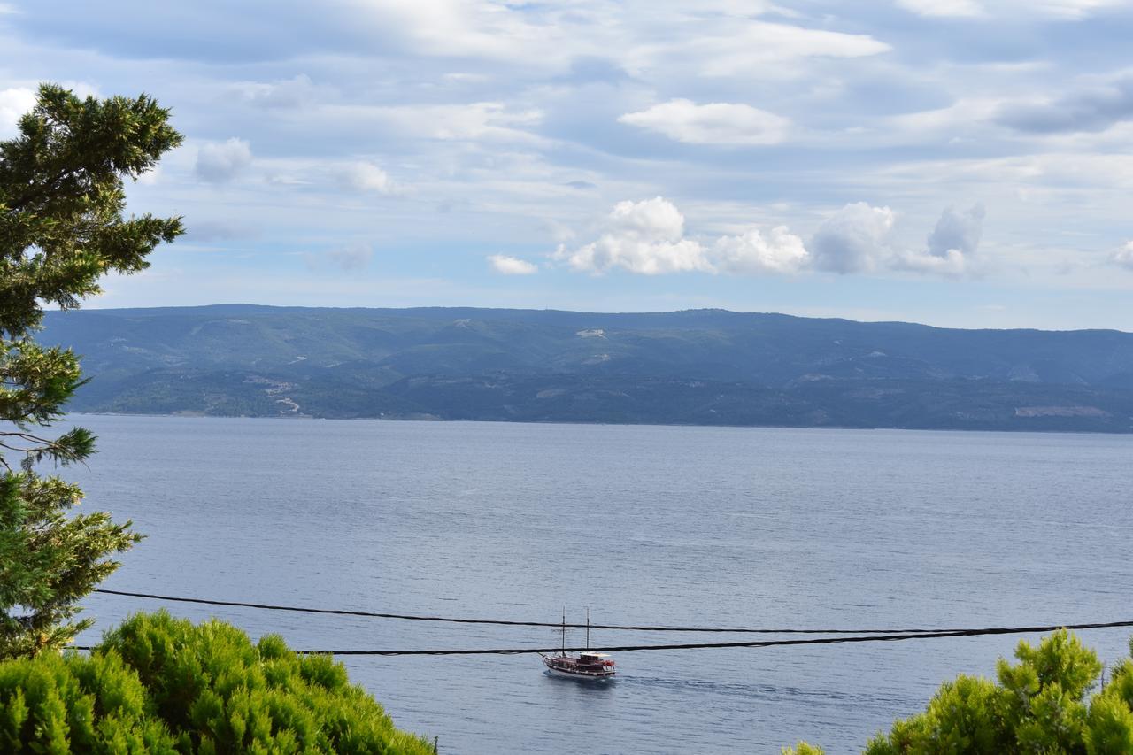 Appartement Apartman Horizont à Omiš Extérieur photo