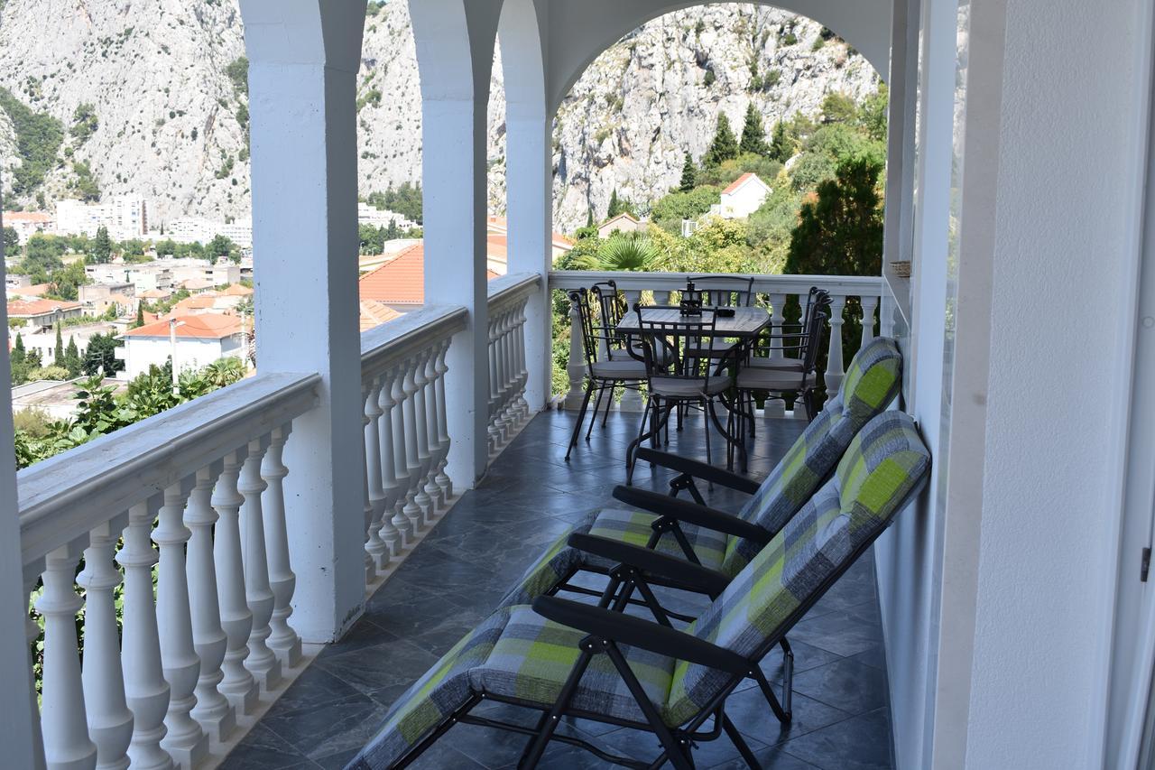 Appartement Apartman Horizont à Omiš Extérieur photo