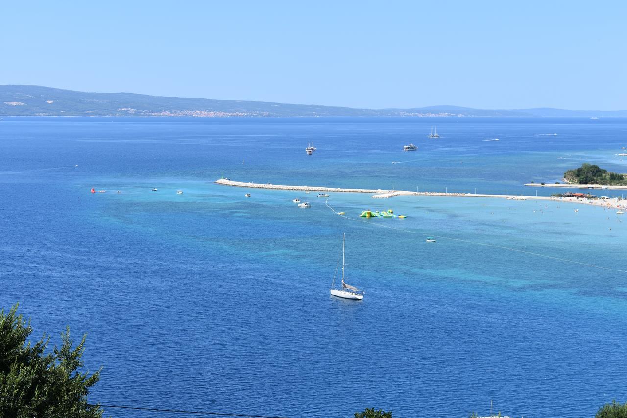 Appartement Apartman Horizont à Omiš Extérieur photo