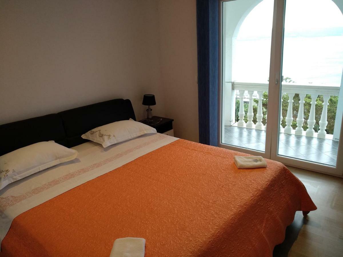 Appartement Apartman Horizont à Omiš Extérieur photo