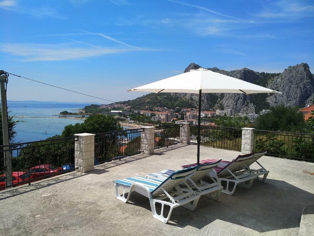 Appartement Apartman Horizont à Omiš Extérieur photo
